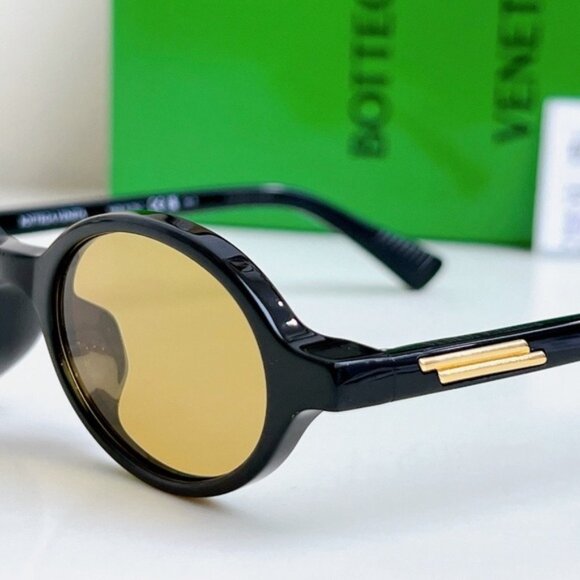 Bottega Veneta Black Sunglasses main image 5